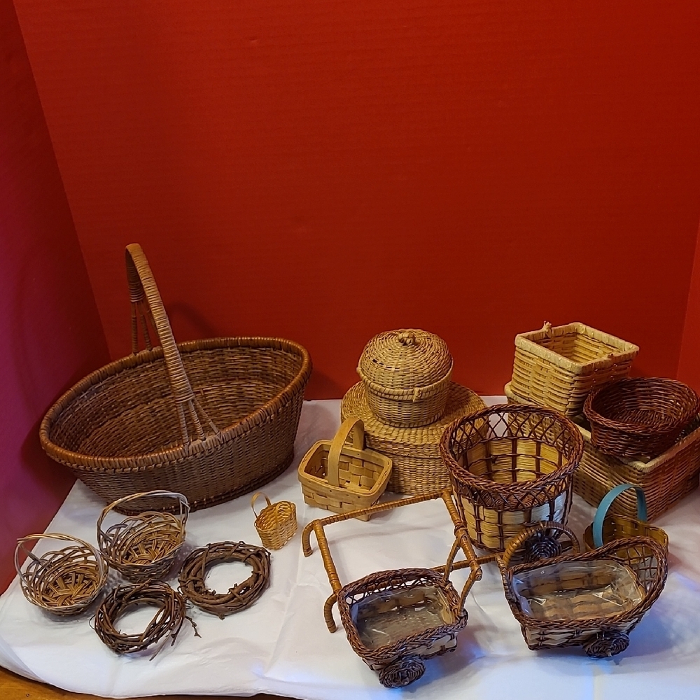 Handcrafted Wicker Basket Set - Brown